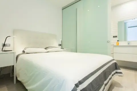 Apartamento en calle de la Virgen de los Desamparados