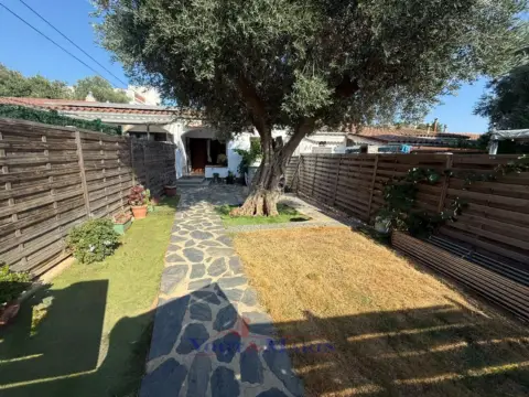 Casa pareada en Carrer del Gironès