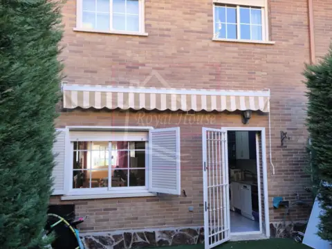 Chalet adosado en calle Udala