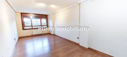Piso en calle de Santa Ana