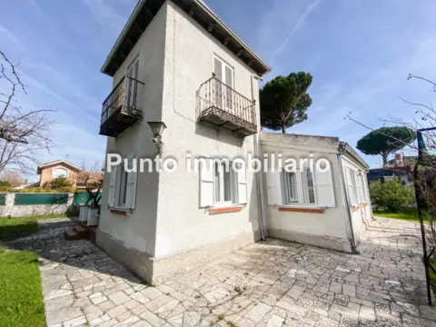 Chalet unifamiliar en calle de la Resina