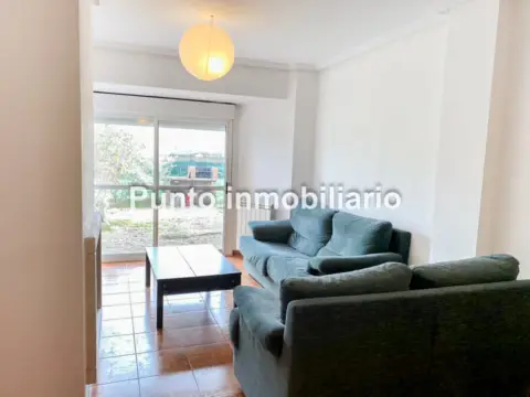 Chalet adosado en calle Isidro Peñas