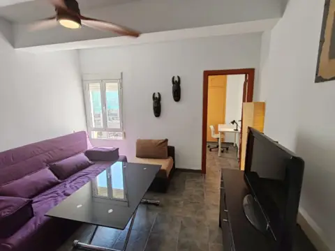 Piso en calle Almadén de la Plata