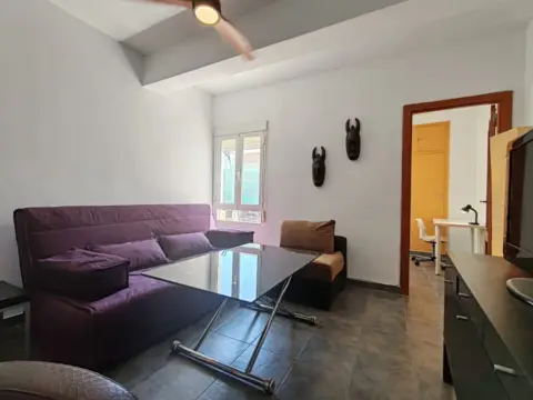 Piso en calle Almadén de la Plata