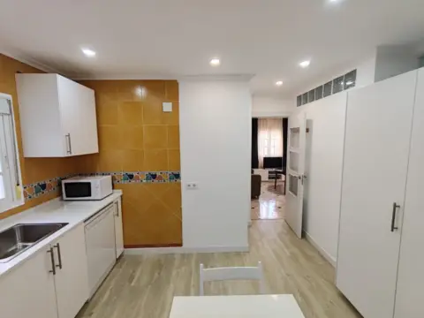 Piso en calle Castillo de Constantina