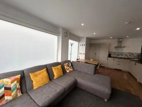 Piso en calle de Julio César, 2