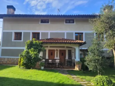 Casa en calle Guriezo
