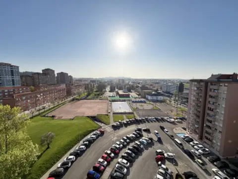 Piso en Avenida del Deporte