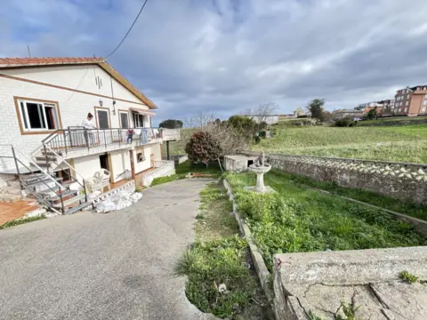 Casa adosada en calle del Marqués de Santillana