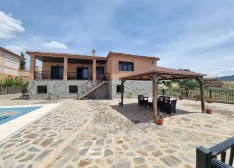 Chalet unifamiliar en calle del Águila Real