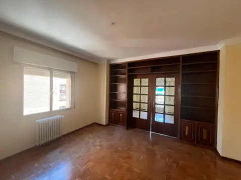 Piso en Avenida Santa Marina