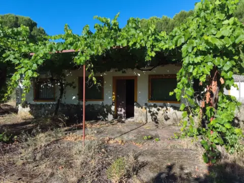 Casa en calle Castillo de Alburquerque