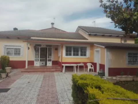 Casa unifamiliar en calle Verdejo