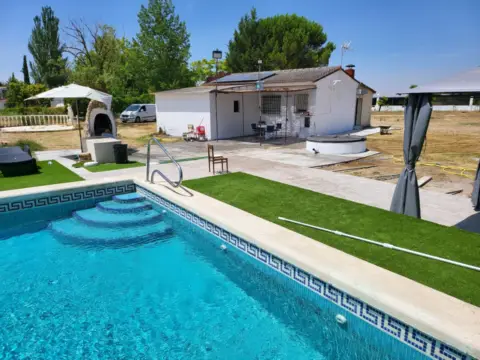 Chalet unifamiliar en calle Tudela