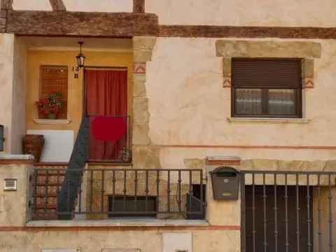 Chalet adosado en calle de Reina Sofía