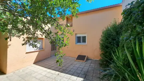 Chalet adosado en calle de Valentín Arévalo Ayllón