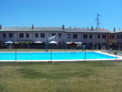 Chalet adosado en Avenida Circunvalación