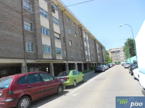 Piso en calle de Venezuela