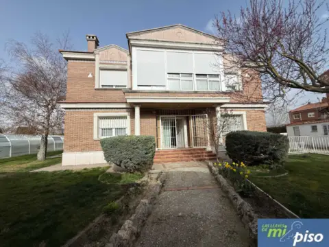 Chalet unifamiliar en calle de Rosa Chacel, 15