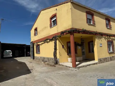 Chalet unifamiliar en calle de Prado