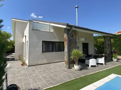 Chalet unifamiliar en calle de los Mochos
