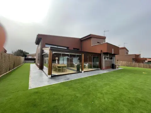 Chalet unifamiliar en calle Rio Tajo