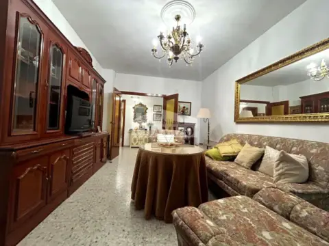 Piso en calle de San Francisco, 63