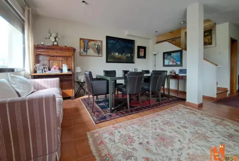 Chalet pareado en calle de la Hoz