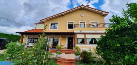 Chalet en calle de Adarzo