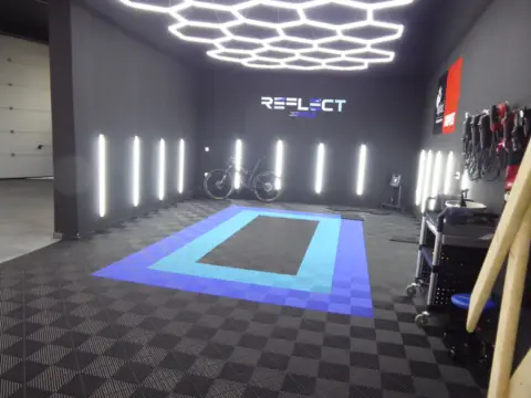 Nave comercial en Bajada de San Juan