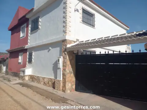 Chalet pareado en Montroi - Montroy