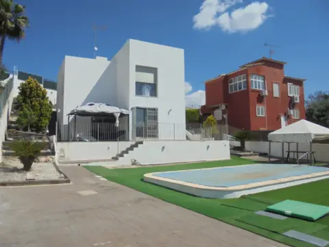 Casa en Chiva