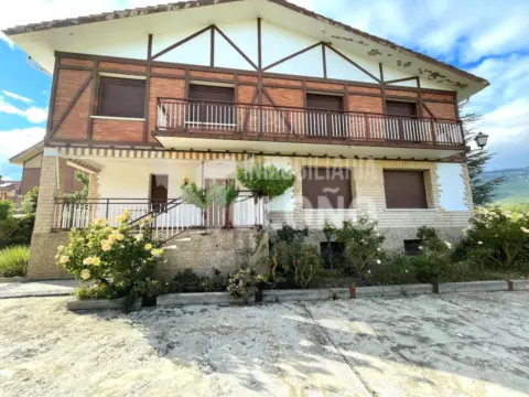 Chalet unifamiliar en calle de Sopalacio, 13