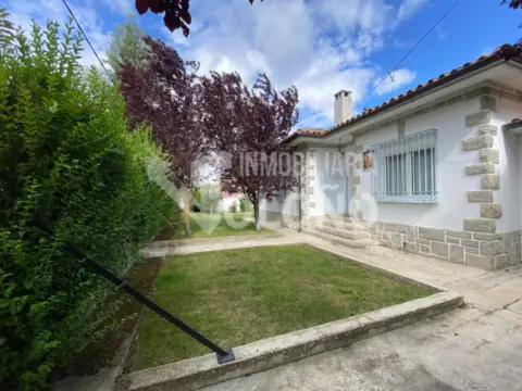 Chalet unifamiliar en Avenida de Bretón de los Herreros