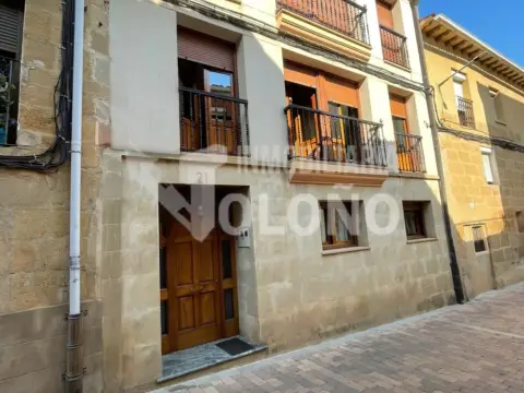 Casa adosada en calle Cruz