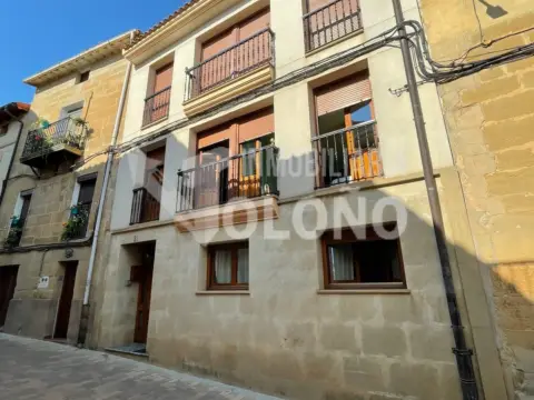 Casa adosada en calle Cruz
