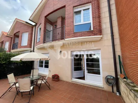 Chalet adosado en calle de San Clemente