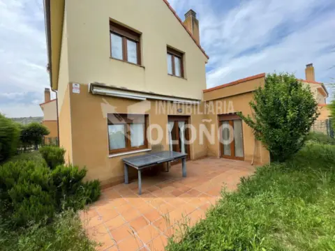 Chalet unifamiliar en calle Somo