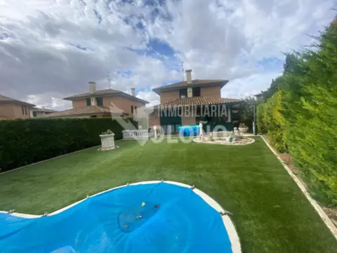 Chalet unifamiliar en calle de Oriente, 28