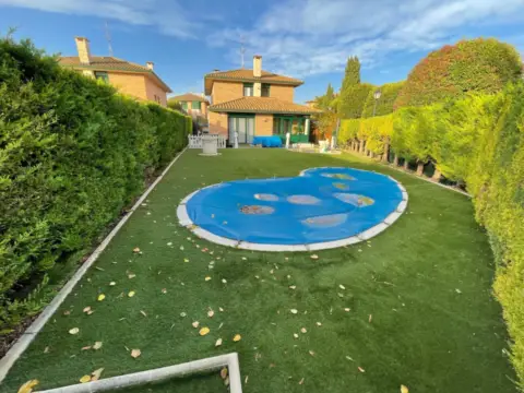 Chalet unifamiliar en calle de Oriente, 28