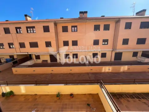 Piso en calle Miguel Villanueva, 87