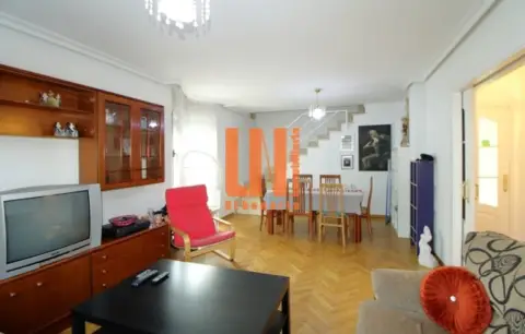 Chalet pareado en Núcleo Urbano