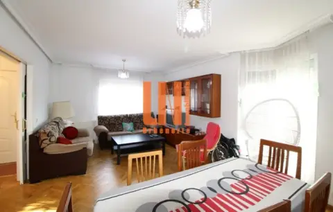 Chalet pareado en Núcleo Urbano in Núcleo Urbano (Villanueva de la Cañada) · Villanueva de la Cañada