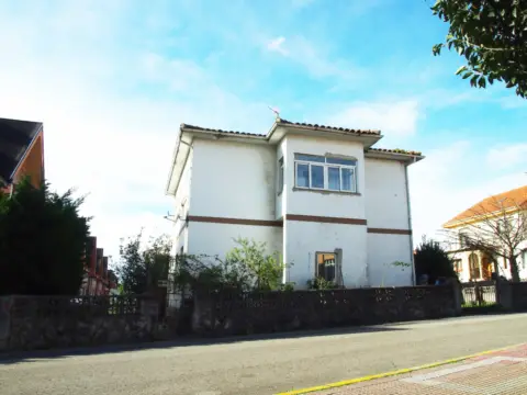 Casa en calle de Marqués de Villapuente