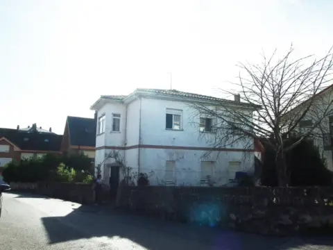 Casa en calle de Marqués de Villapuente