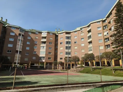 Piso en calle de Federico Landrove Moiño