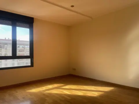 Apartamento en calle Raimundo Fernández Villaverde