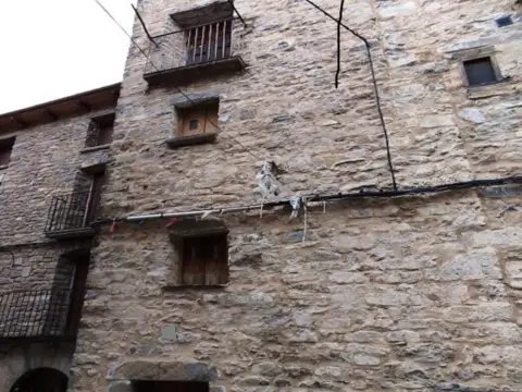 Casa en calle G Labuerda, 6