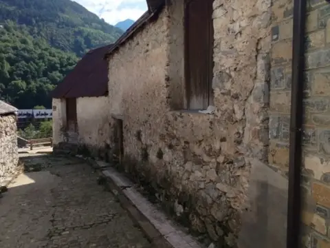 Casa en calle de la Lafargueta, 1