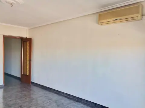 Piso en calle del Horno de Alcedo, 1